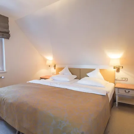 Geldernhaus Garni Hotel 3*